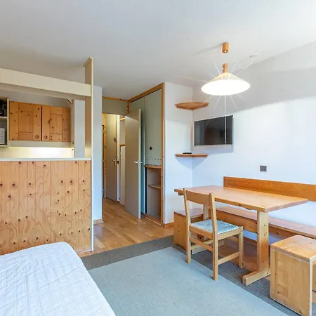 Apartment Valmorel: 2 Pieces, Balcon Sud, Proche Pistes Et Remontees - Fr-1-356-485 Valmorel